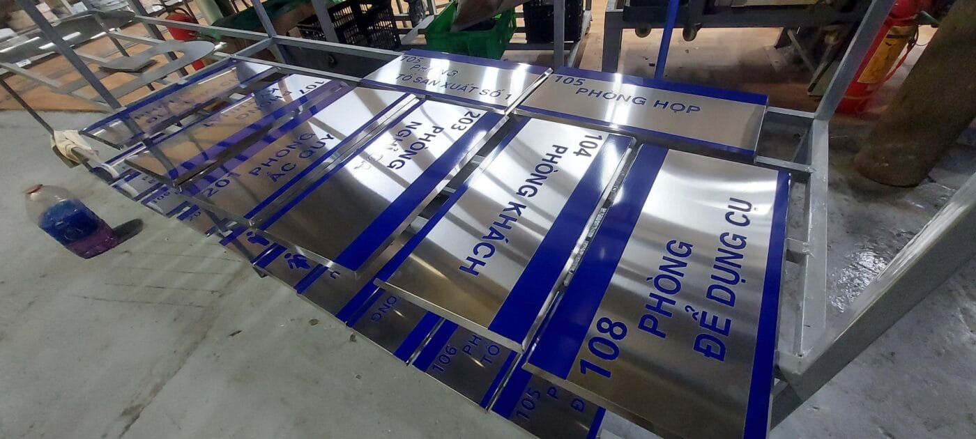 bảng inox ăn mòn (14)