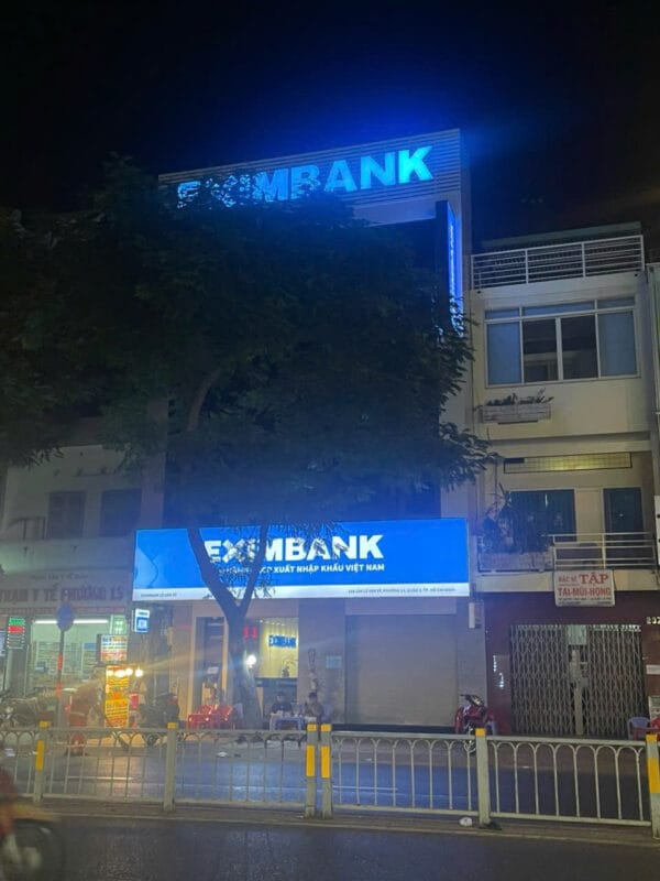 thi công bảng hiệu chữ nổi ngân hàng eximbank (10)