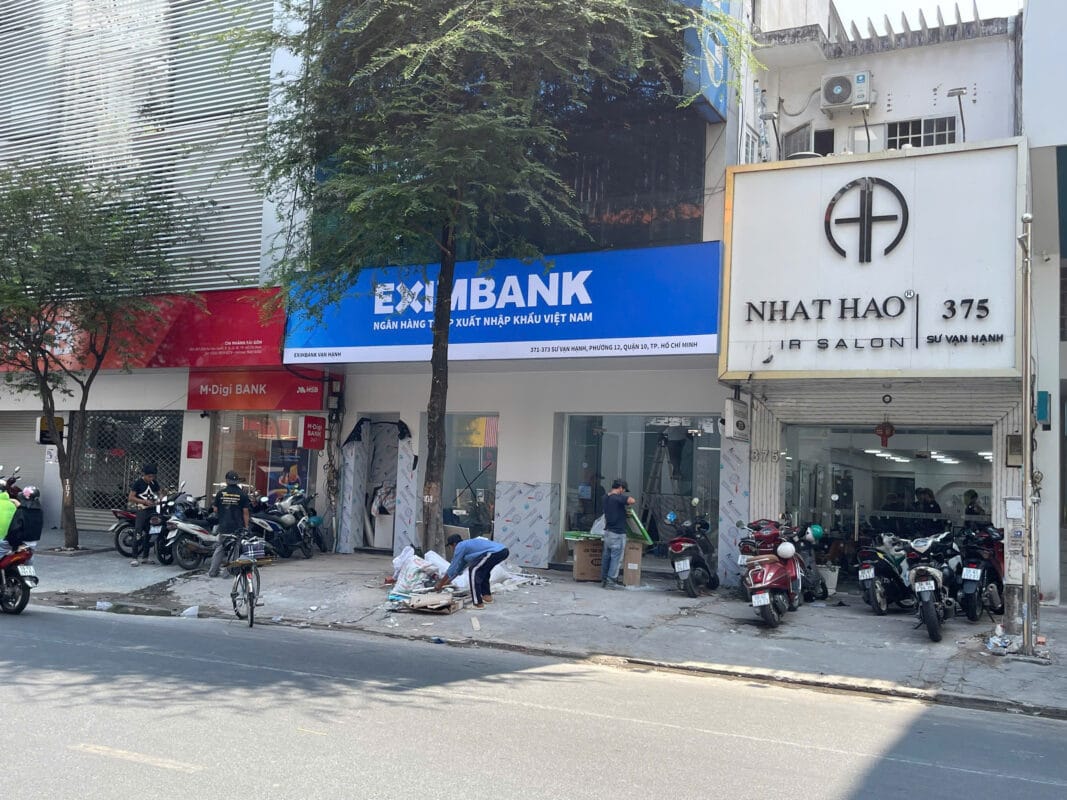 thi công bảng hiệu chữ nổi ngân hàng eximbank (16)
