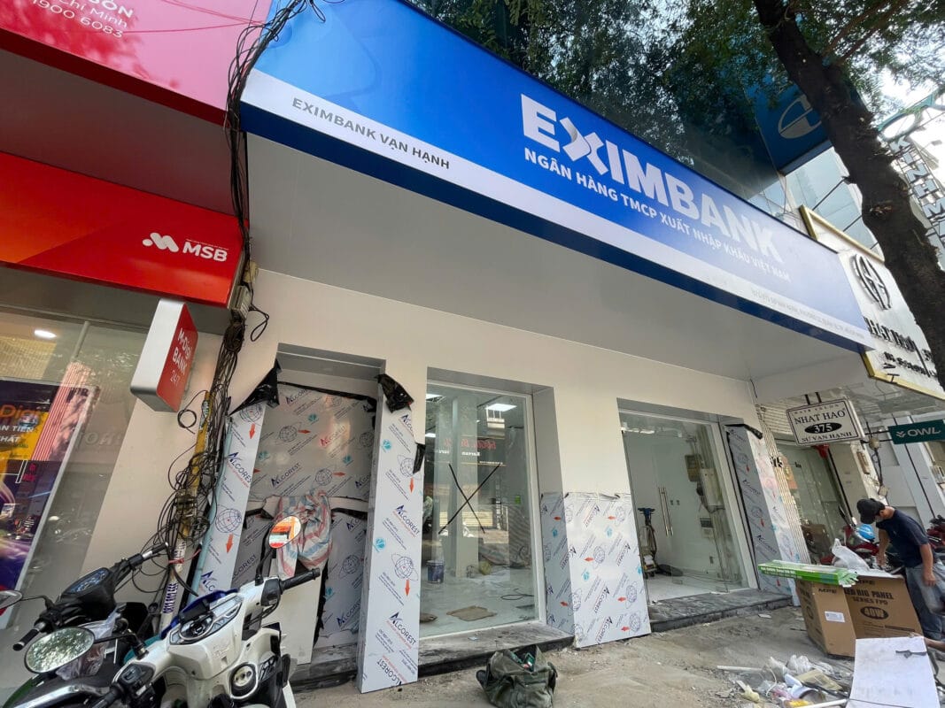 thi công bảng hiệu chữ nổi ngân hàng eximbank (18)