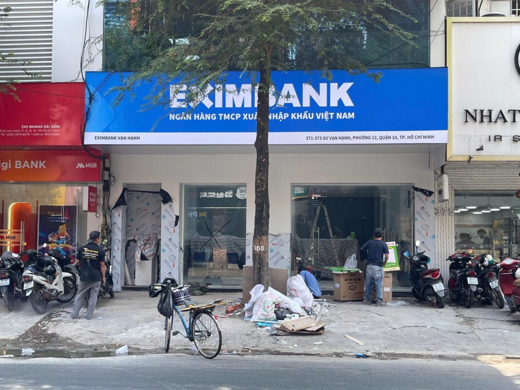 thi công bảng hiệu chữ nổi ngân hàng eximbank (19)