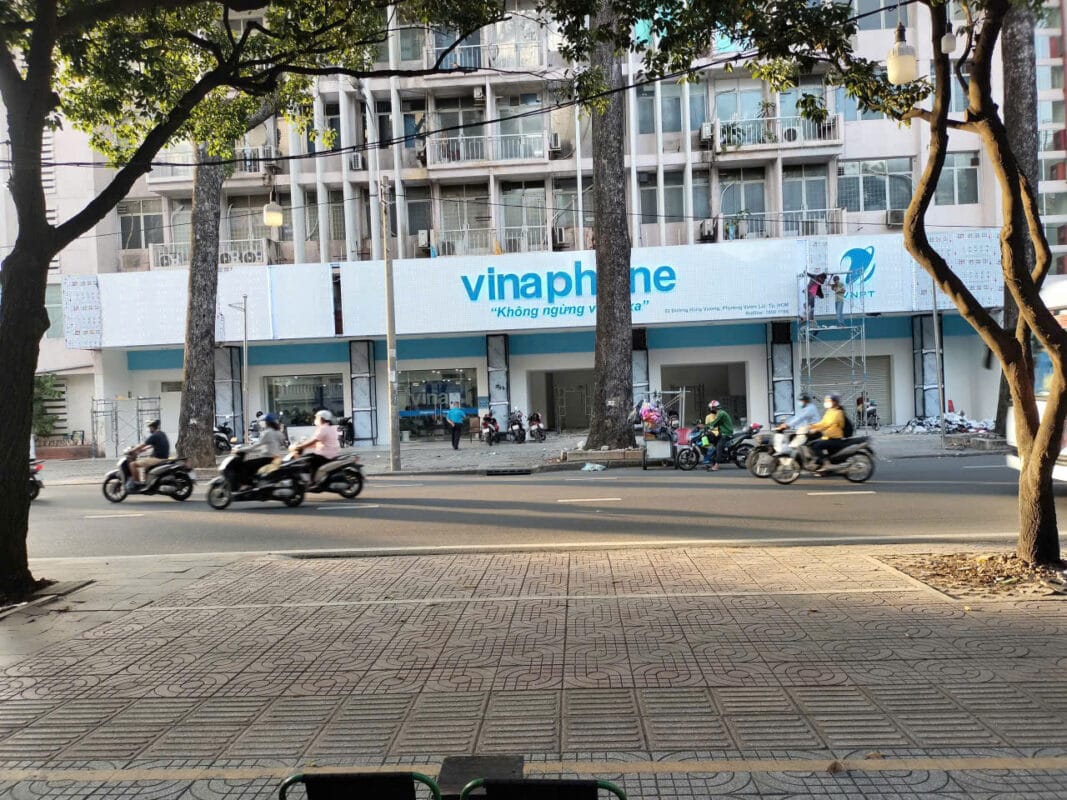 Thi Công Bảng Hiệu Cửa Hàng Vinaphone (3)
