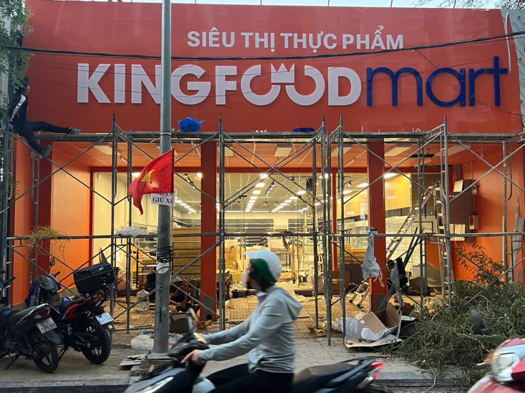 bảng hiệu siêu thị Kingfood mart (13)