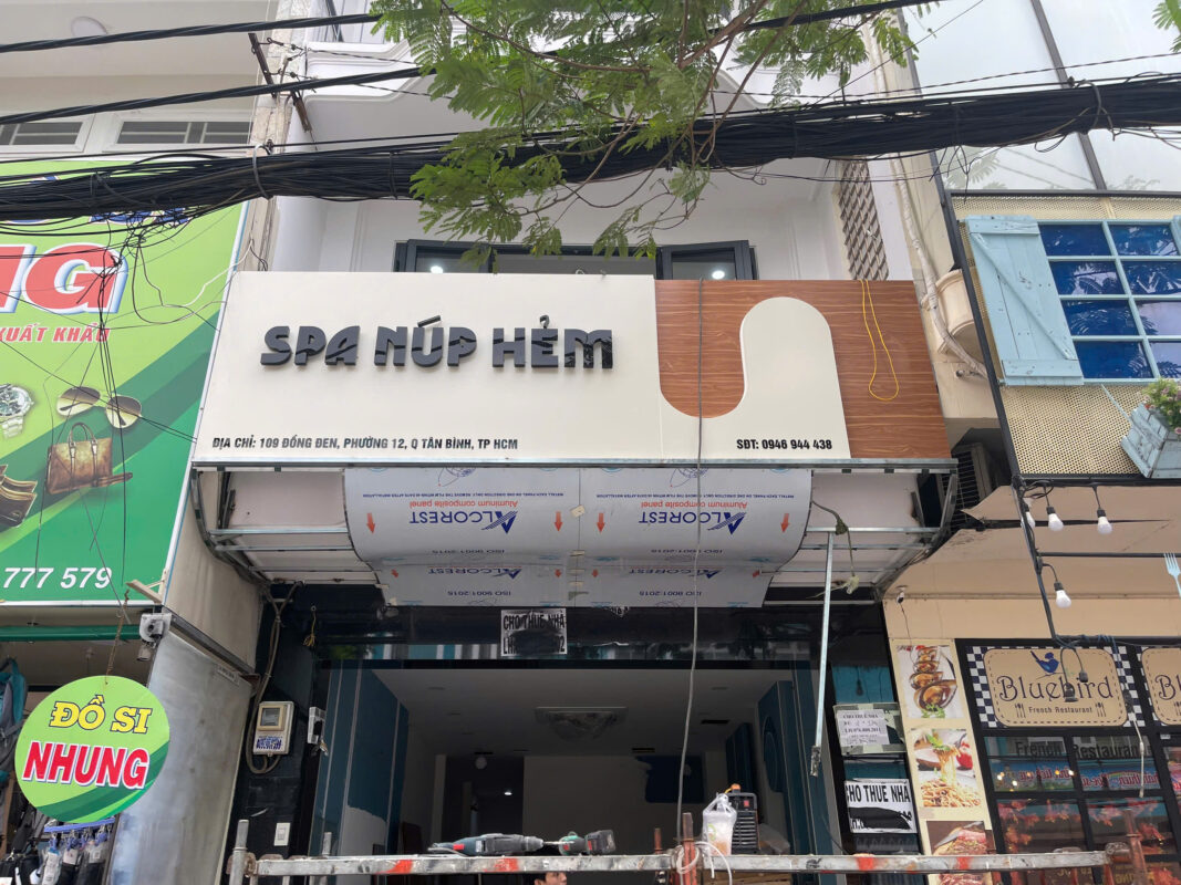 bảng hiệu spa Núp Hẻm (11)