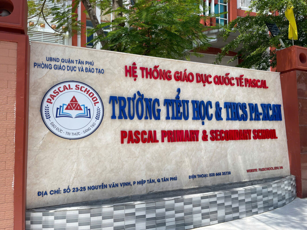 thi cong bang hieu truong hoc (2)