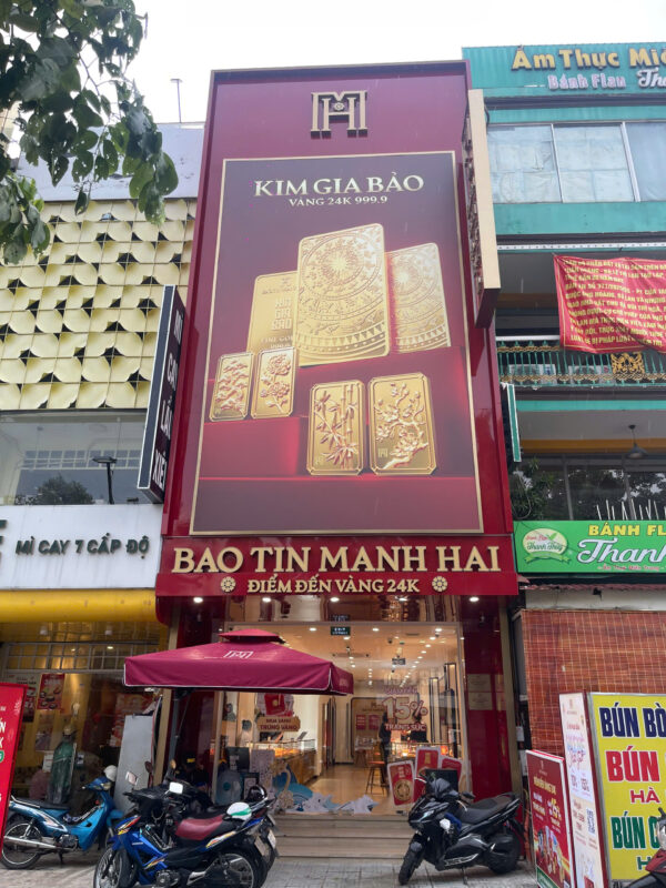 thi cong chuoi cua hang bao tin manh hai (3)