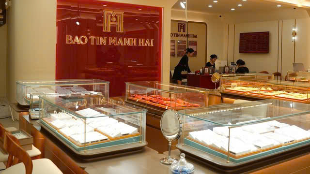thi cong chuoi cua hang bao tin manh hai (72)