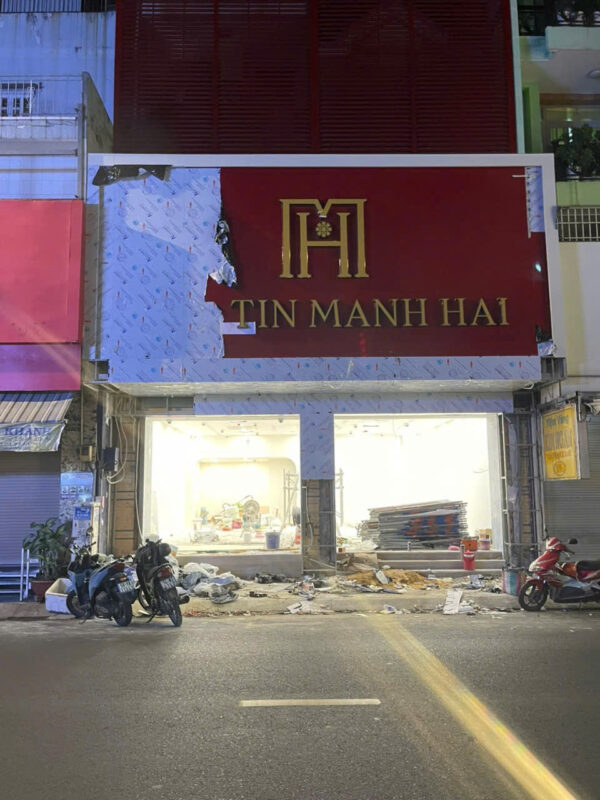 thi cong chuoi cua hang bao tin manh hai (73)