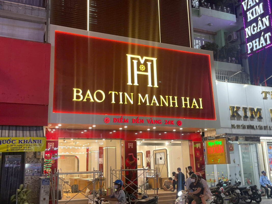 thi cong chuoi cua hang bao tin manh hai (94)