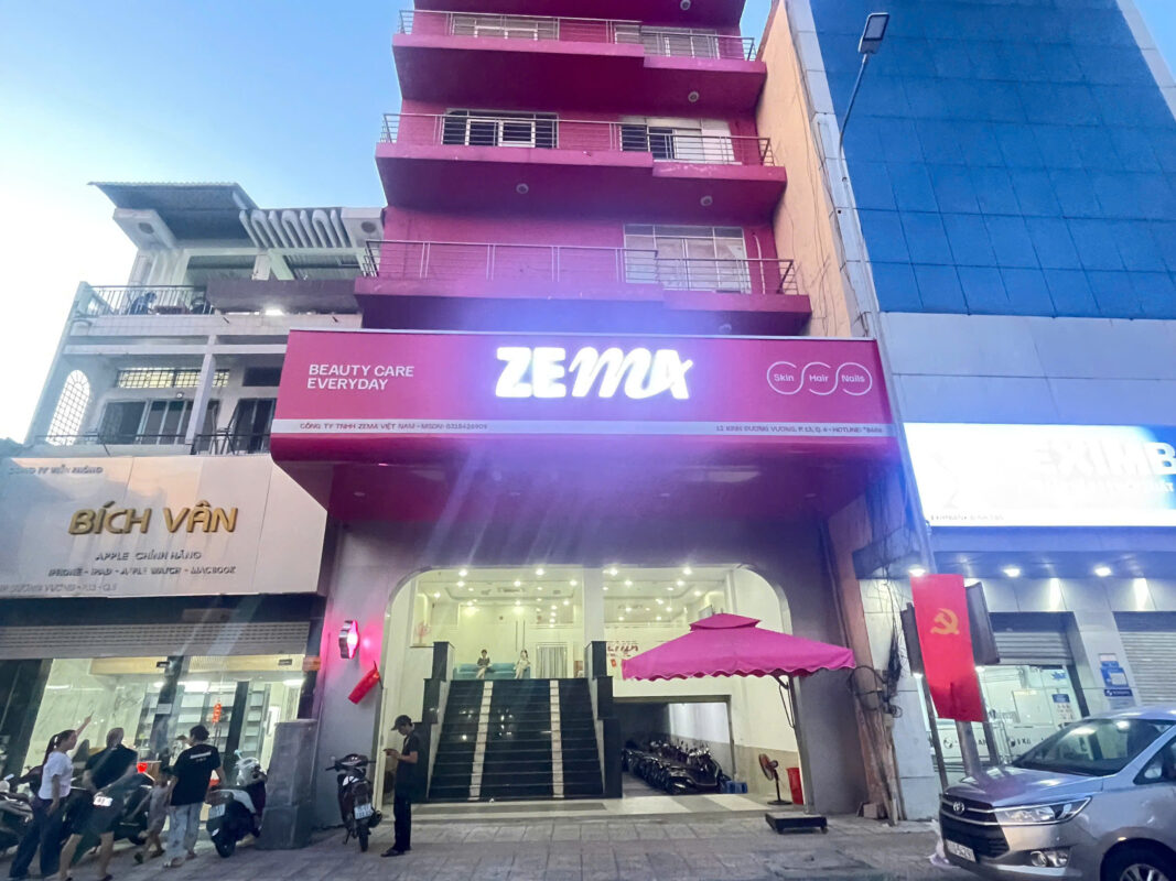 thi công lắp đặt bảng hiệu zema (8)